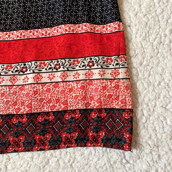 Torrid | Red Border Print Georgette Mock Neck Tank - Picture 5 of 9